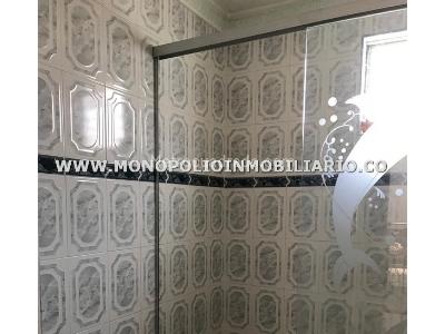 Casa de 5 alcobas en venta en Los Colores, Medellín, 323 m² · foto 10 de 15