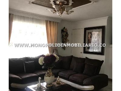 Casa de 5 alcobas en venta en Los Colores, Medellín, 323 m² · foto 3 de 15