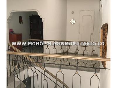 Casa de 5 alcobas en venta en Los Colores, Medellín, 323 m² · foto 7 de 15