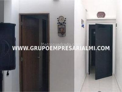 Apartamento en venta en Villa Hermosa, Medellín · foto 5 de 9
