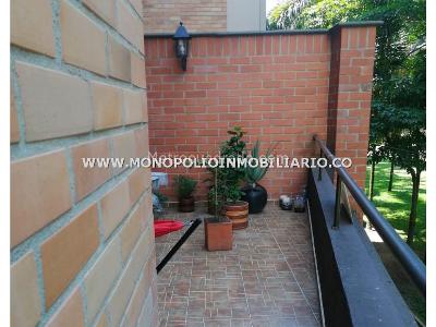 Apartamento de 3 alcobas en venta en Conquistadores, Medellín, 142 m² · foto 7 de 8