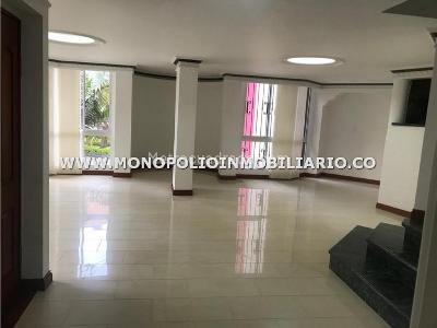 Apartamento de 4 alcobas en venta en Laureles, Medellín, 250 m² · foto 6 de 13