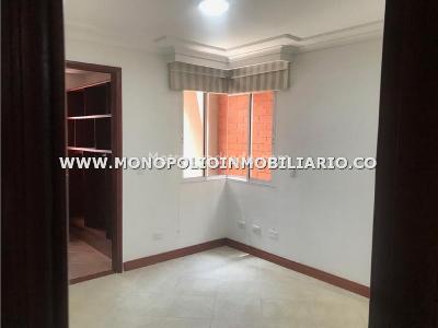 Apartamento de 4 alcobas en venta en Laureles, Medellín, 250 m² · foto 12 de 13