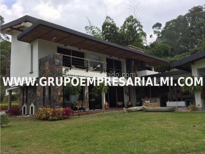 Casa de 3 alcobas en venta en El Escobero, Envigado · foto 2 de 20