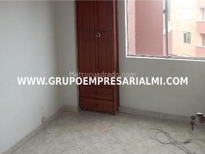 Apartamento de 3 alcobas en venta en Aliadas, Sabaneta, 65 m² · foto 3 de 18