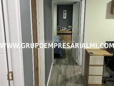 Apartamento de 3 alcobas en venta en Los Alcazares, Sabaneta, 77 m² · foto 10 de 17
