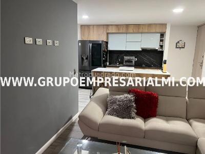 Apartamento de 3 alcobas en venta en Los Alcazares, Sabaneta, 77 m² · foto 2 de 17