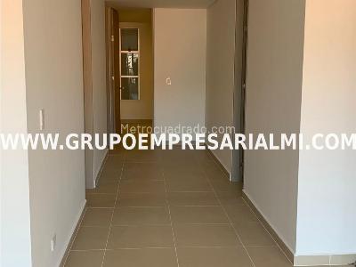 Apartamento de 3 alcobas en venta en Laureles, Medellín, 108 m² · foto 3 de 20