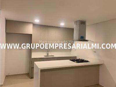 Apartamento de 3 alcobas en venta en Laureles, Medellín, 108 m² · foto 4 de 20