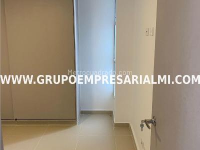 Apartamento de 3 alcobas en venta en Laureles, Medellín, 108 m² · foto 11 de 20