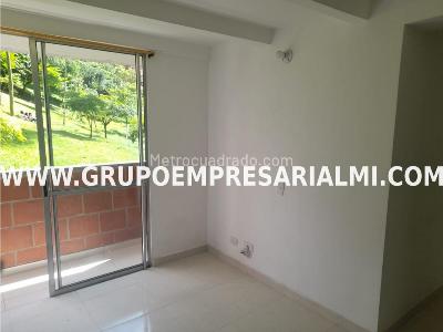 Apartamento de 3 alcobas en venta en Santa Ana, Bello, 53 m² · foto 2 de 19