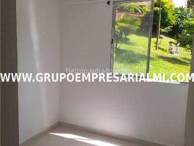Apartamento de 3 alcobas en venta en Santa Ana, Bello, 53 m² · foto 8 de 19