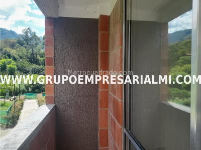 Apartamento de 3 alcobas en venta en Santa Ana, Bello, 53 m² · foto 16 de 19
