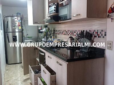 Apartamento de 2 alcobas en venta en Boston, Medellín, 52 m² · foto 3 de 10