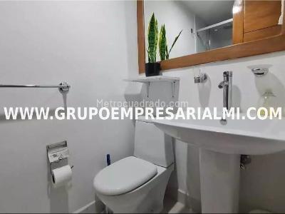 Apartamento de 3 alcobas en venta en Las Lomitas, Sabaneta, 236 m² · foto 14 de 20