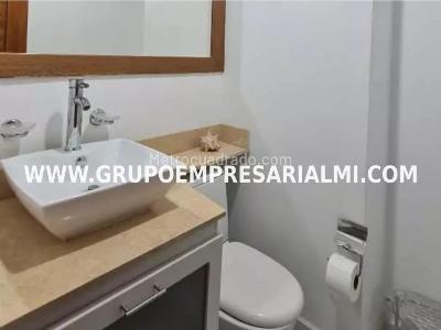 Apartamento de 3 alcobas en venta en Las Lomitas, Sabaneta, 236 m² · foto 15 de 20