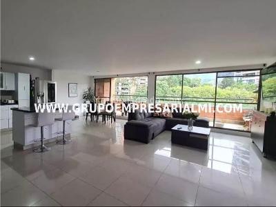 Apartamento de 3 alcobas en venta en Las Lomitas, Sabaneta, 236 m² · foto 2 de 20