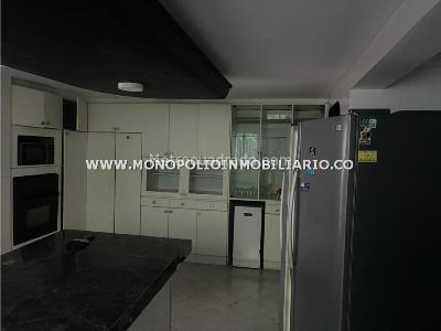 Casa de 5 alcobas en venta en El Poblado, Medellín, 1000 m² · foto 2 de 13