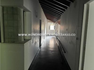 Casa de 5 alcobas en venta en El Poblado, Medellín, 1000 m² · foto 8 de 13