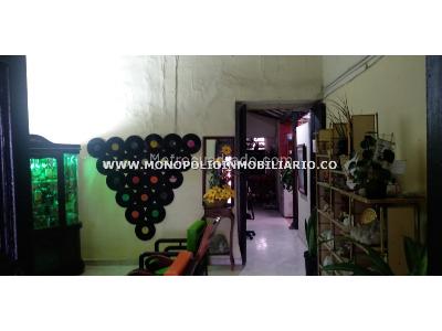 Casa de 3 alcobas en venta en El Salvador, Medellín, 206 m² · foto 2 de 5