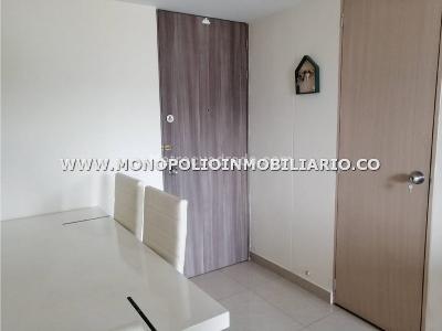 Apartamento de 2 alcobas en arriendo en Los Colores, Medellín, 52 m² · foto 3 de 13