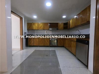 Apartamento de 3 alcobas en venta en El Poblado, Medellín, 200 m² · foto 2 de 20