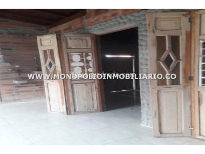 Casa en venta en San Isidro, Itagüí · foto 12 de 14