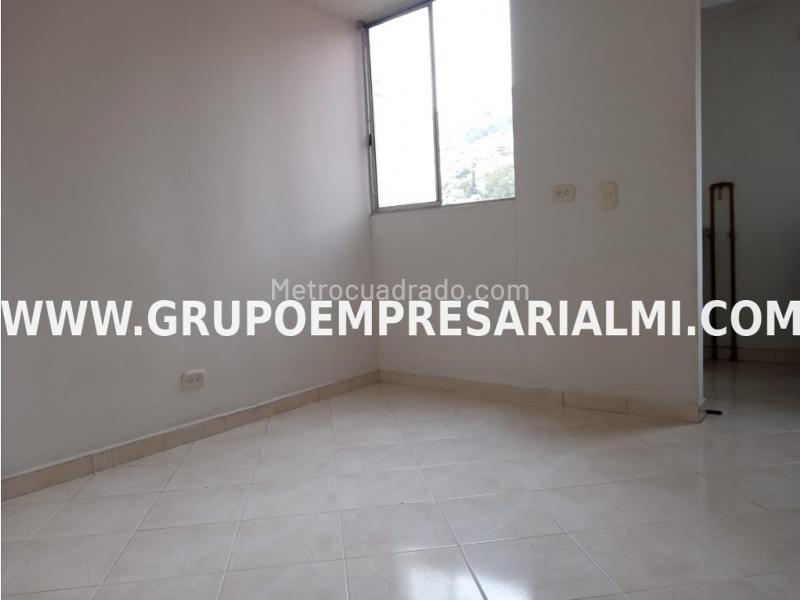 Apartamento en Arriendo de 2 Alcobas en Buenos Aires (Centro) - 4
