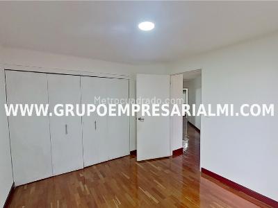 Apartamento de 3 alcobas en venta en Laureles, Medellín, 136 m² · foto 11 de 20