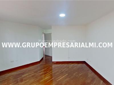 Apartamento de 3 alcobas en venta en Laureles, Medellín, 136 m² · foto 13 de 20