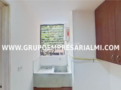 Apartamento de 3 alcobas en venta en Laureles, Medellín, 136 m² · foto 18 de 20