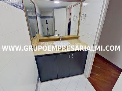 Apartamento de 3 alcobas en venta en Laureles, Medellín, 136 m² · foto 20 de 20