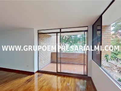 Apartamento de 3 alcobas en venta en Laureles, Medellín, 136 m² · foto 3 de 20