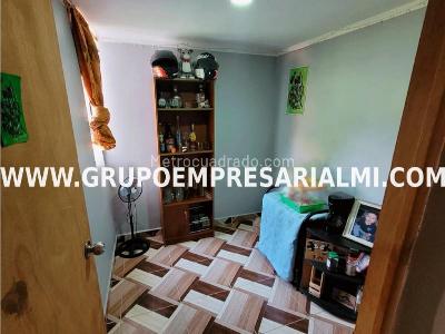 Apartamento en venta en Los Colores, Medellín · foto 3 de 4