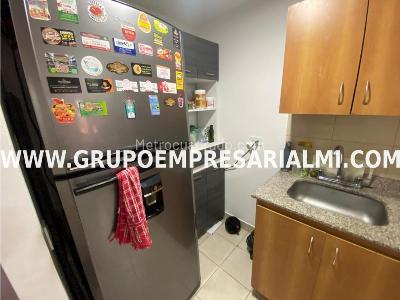 Apartamento en venta en Los Colores, Medellín · foto 7 de 17