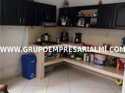 Casa de 4 alcobas en venta en Buenos Aires, Bello, 132 m² · foto 3 de 9