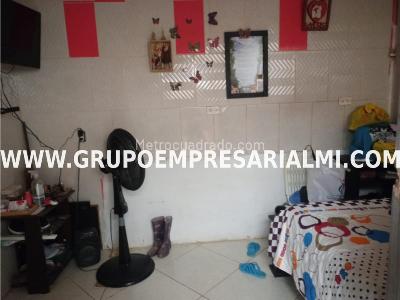 Casa de 4 alcobas en venta en Buenos Aires, Bello, 132 m² · foto 4 de 9