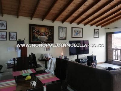 Casa de 3 alcobas en venta en Guayabal, Medellín, 120 m² · foto 2 de 12
