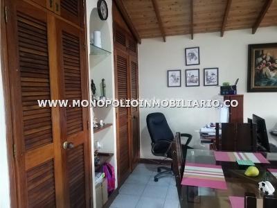 Casa de 3 alcobas en venta en Guayabal, Medellín, 120 m² · foto 4 de 12
