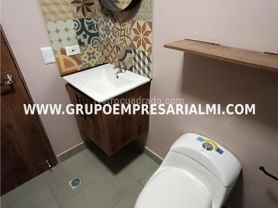 Apartaestudio en arriendo en Manrique, Medellín, 36 m² · foto 19 de 20