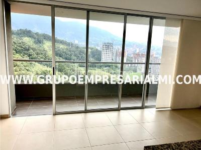 Apartamento de 2 alcobas en venta en Tres Esquinas, Sabaneta, 68 m² · foto 2 de 12