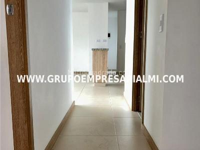Apartamento de 2 alcobas en venta en Tres Esquinas, Sabaneta, 68 m² · foto 5 de 12