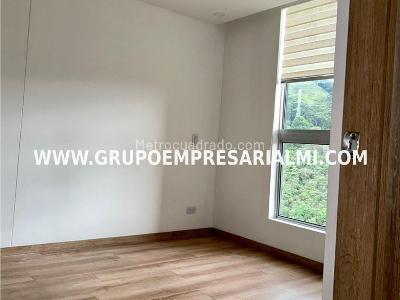 Apartamento de 2 alcobas en venta en Tres Esquinas, Sabaneta, 68 m² · foto 6 de 12