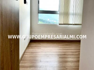 Apartamento de 2 alcobas en venta en Tres Esquinas, Sabaneta, 68 m² · foto 8 de 12