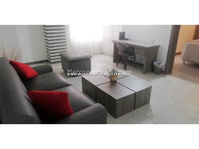 Apartaestudio en arriendo en Castropol, Medellín, 48 m² · foto 2 de 18