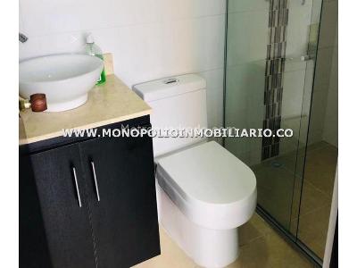 Apartaestudio en arriendo en El Tesoro, Medellín, 40 m² · foto 2 de 5