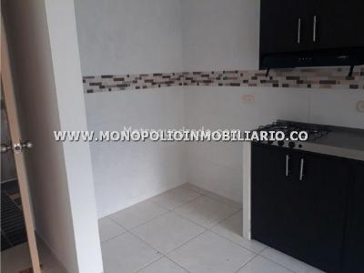 Apartamento de 3 alcobas en venta en Niquia, Bello, 70 m² · foto 2 de 17