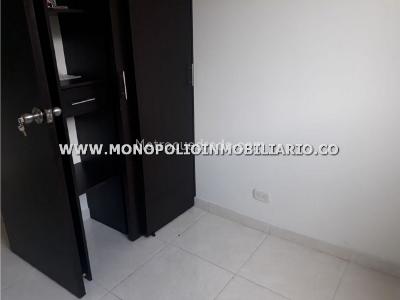 Apartamento de 3 alcobas en venta en Niquia, Bello, 70 m² · foto 9 de 17