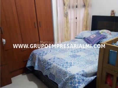 Apartamento en venta en Buenos Aires, Medellín · foto 11 de 19