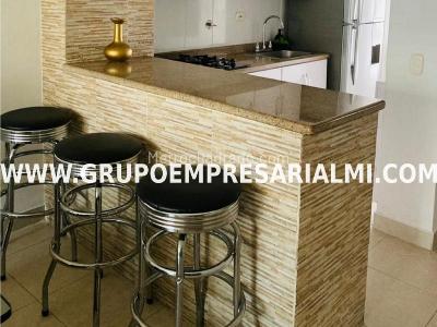 Apartamento de 3 alcobas en arriendo en Laureles, Medellín, 100 m² · foto 2 de 13
